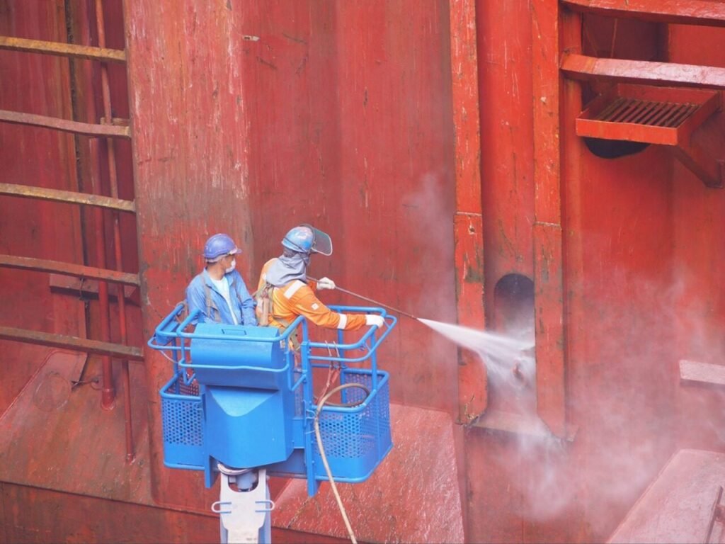 Hold cleaning service in Port of Durrës