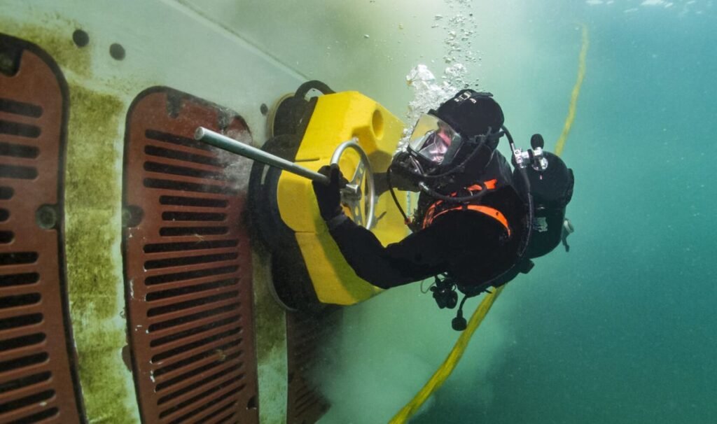 Underwater Hull Cleaning in Puerto Limon