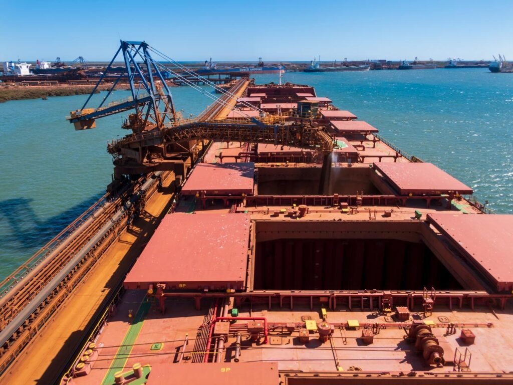hold cleaning service in Port of Patras