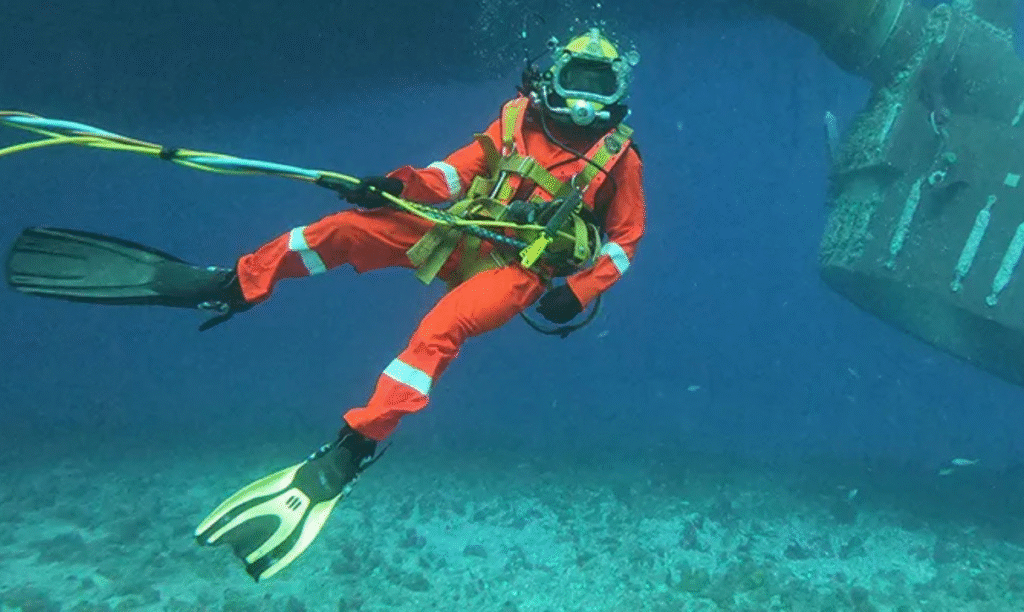 Hull Cleaning in Moroni